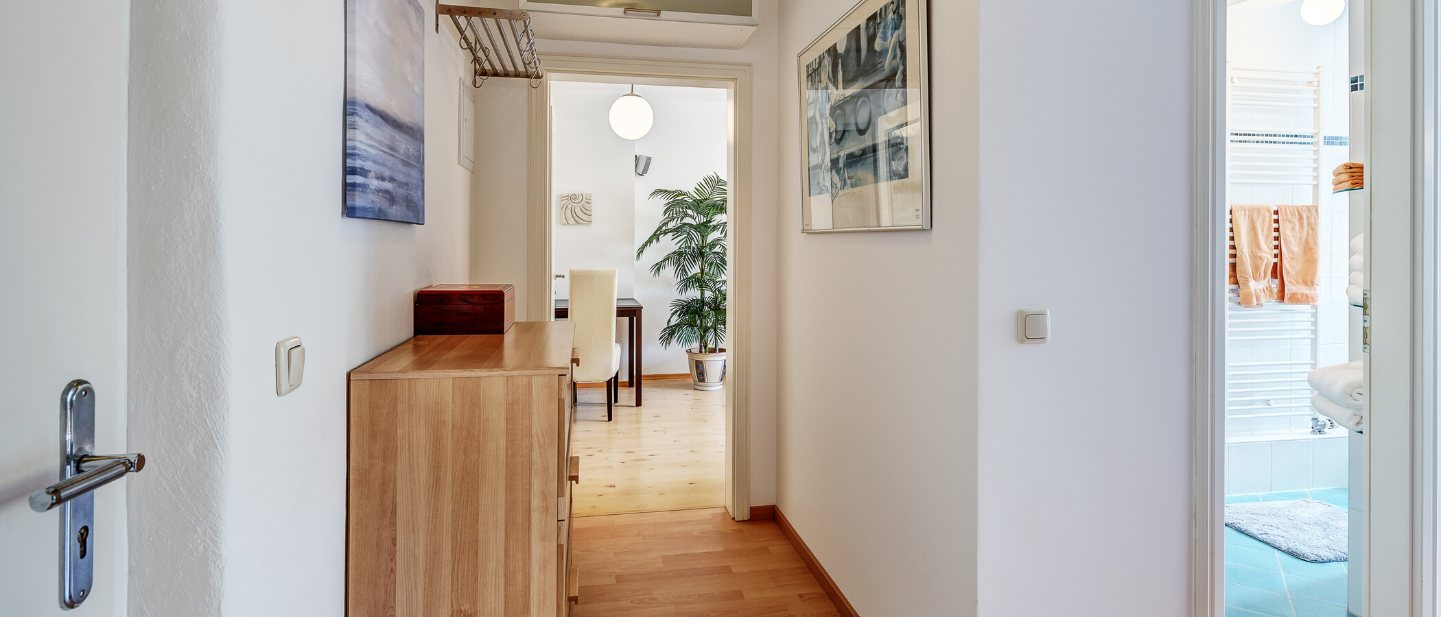 アティック・フラット（屋根裏） München Obergiesing 02 玄関入り口 4141