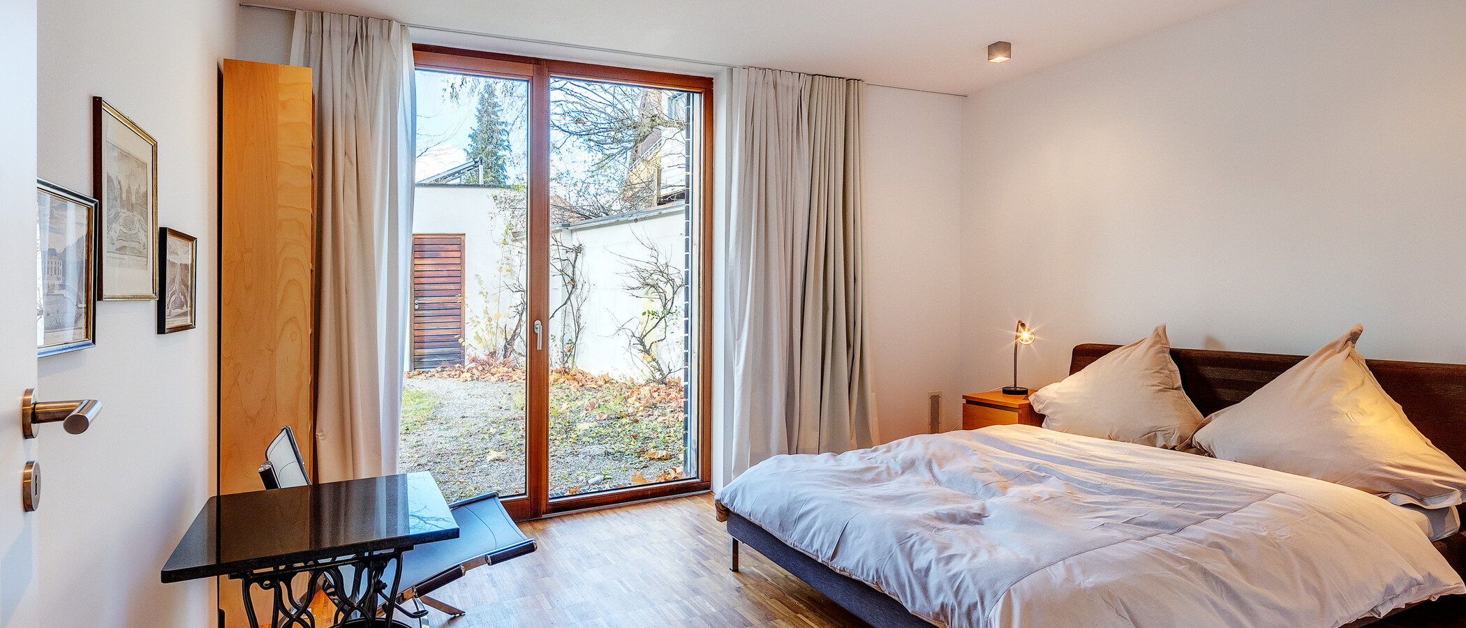 庭付き住宅 München Harlaching 01 寝室 4247