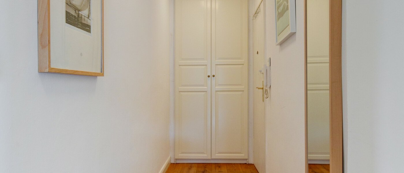 マンション München Schwabing (links der Leopoldstraße) 01 玄関入り口 4673