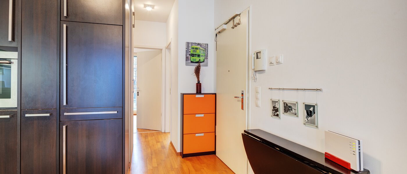 マンション München Schwabing (rechts der Leopoldstraße) 01 玄関入り口 4720