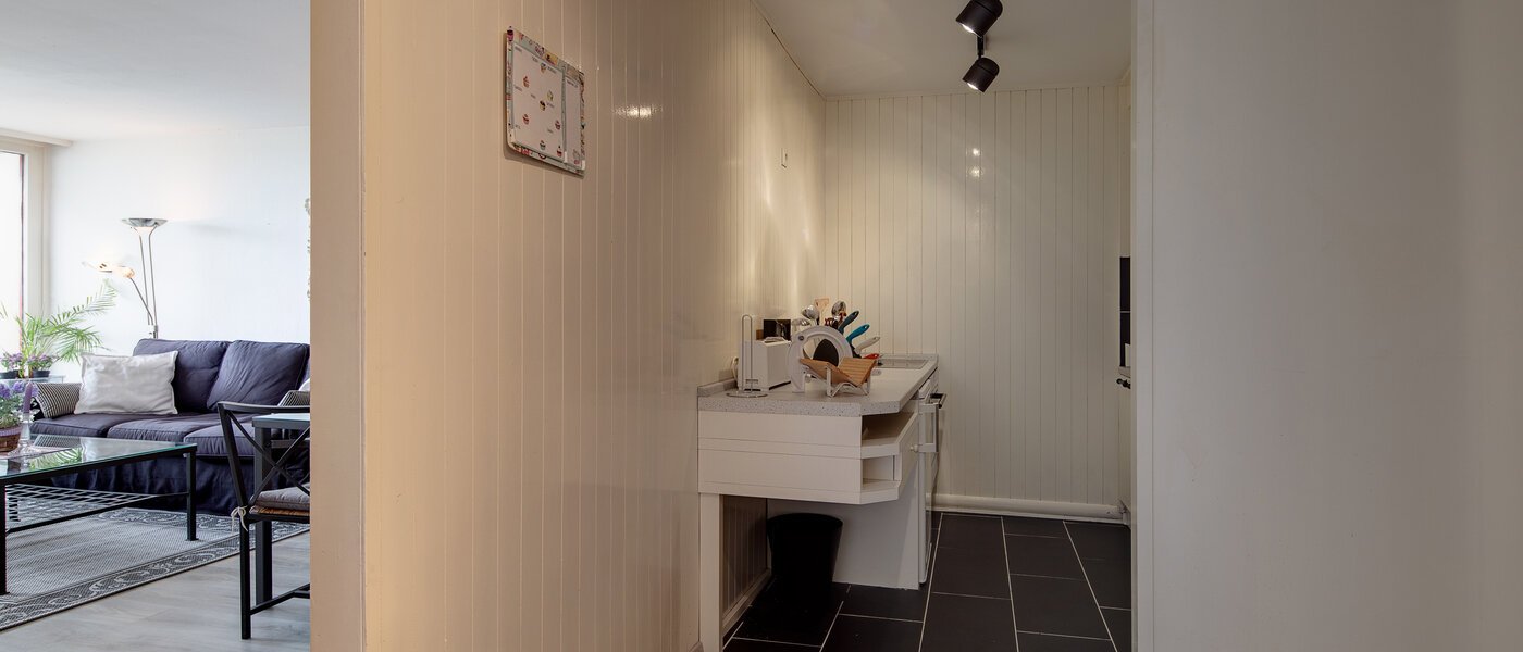 マンション München Schwabing (rechts der Leopoldstraße) 02 玄関入り口 4730