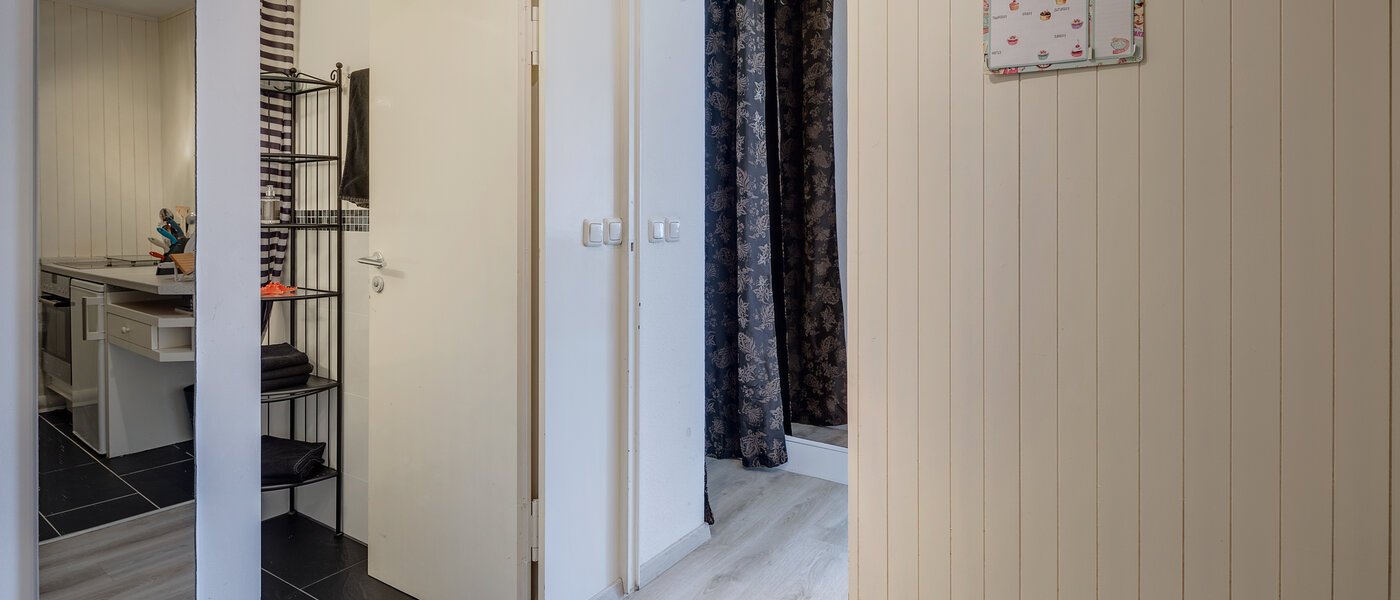 マンション München Schwabing (rechts der Leopoldstraße) 03 玄関入り口 4730