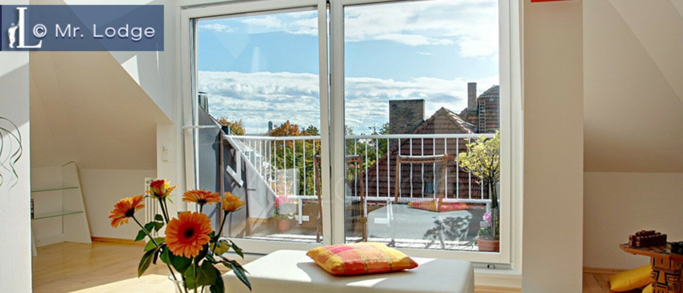 アティック・フラット（屋根裏） München Maxvorstadt - Rund um den Josephplatz 02 リビングルーム 4768