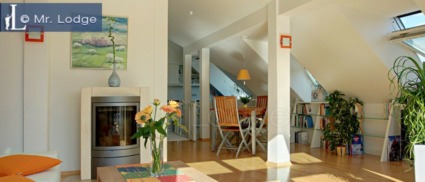 アティック・フラット（屋根裏） München Maxvorstadt - Rund um den Josephplatz 05 リビングルーム 4768