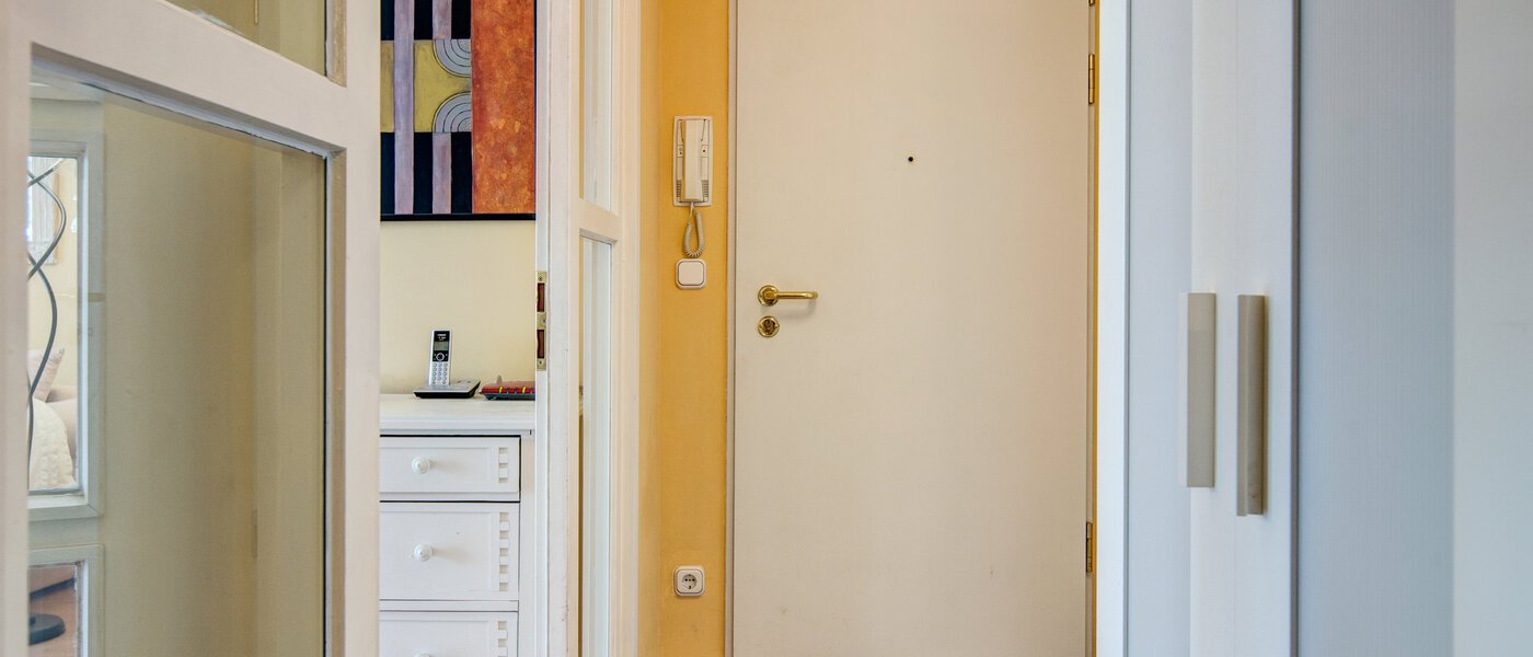 マンション München Schwabing-West (rund um den Bonner Platz) 01 玄関入り口 4912