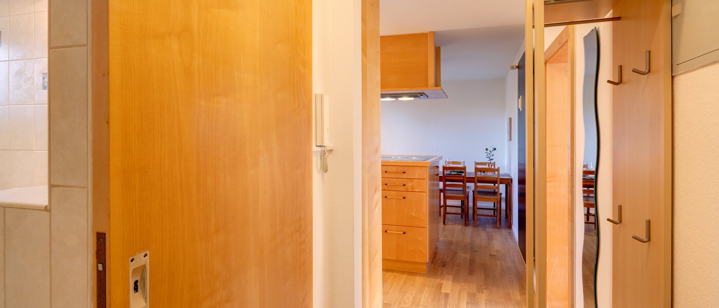 マンション München Bogenhausen 02 玄関入り口 4956