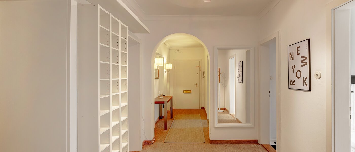 マンション München Schwabing (rechts der Leopoldstraße) 01 玄関入り口 4984