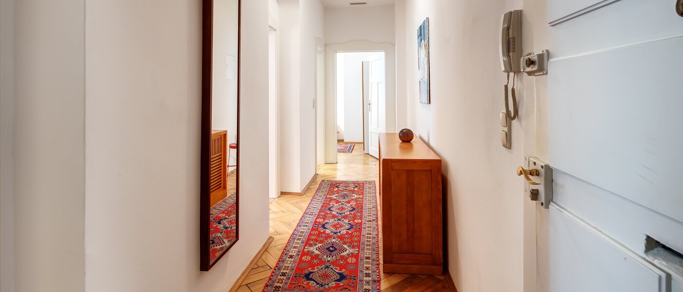 マンション München Neuhausen 02 玄関入り口 5003