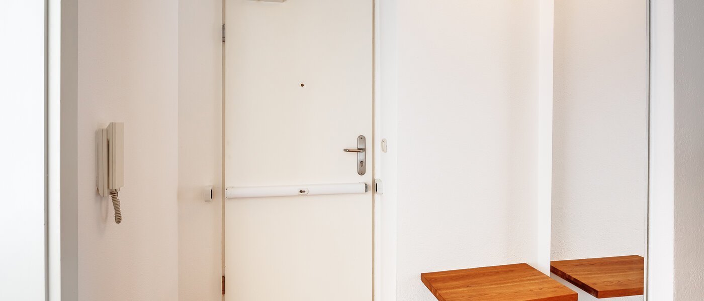 庭付き住宅 München Au 02 玄関入り口 5163