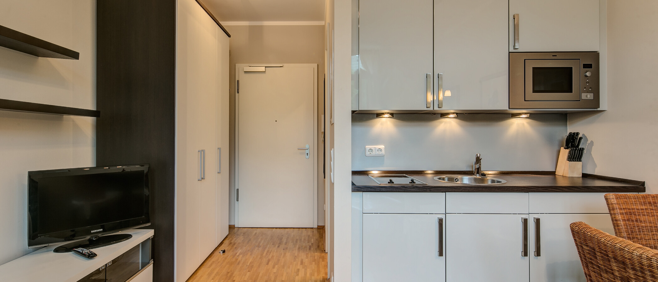 アパルトマン München Schwabing (rechts der Leopoldstraße) 04 リビングルーム 5202