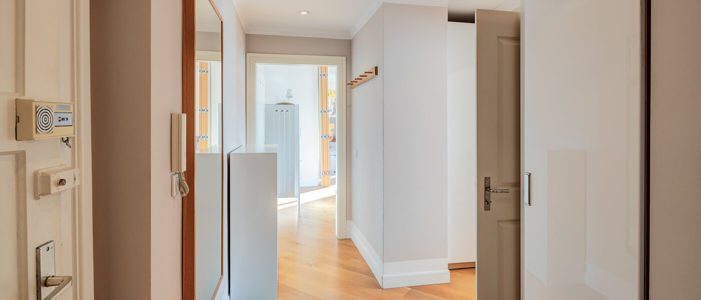 マンション München Neuhausen 03 玄関入り口 5216