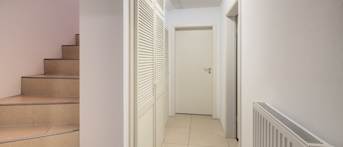 テラスハウス München Westpark 09 玄関入り口 5296