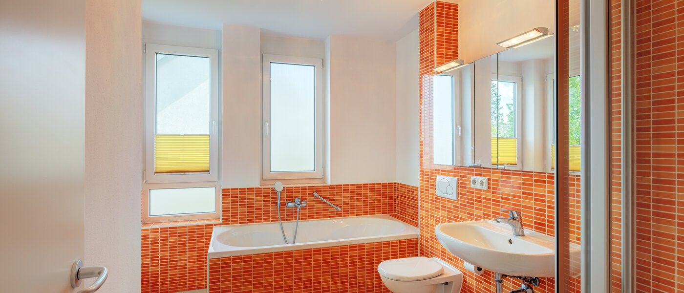 テラスハウス München Westpark 01 1つめの浴室 5296