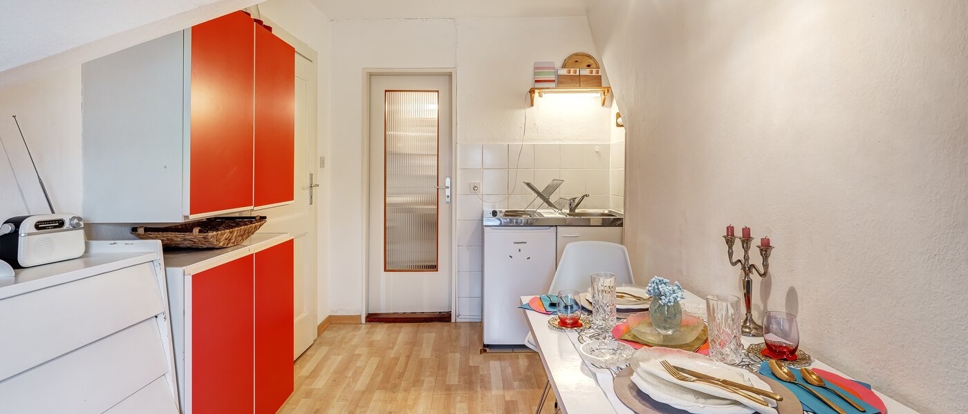 アティック・フラット（屋根裏） München Solln 03 キッチン 5327