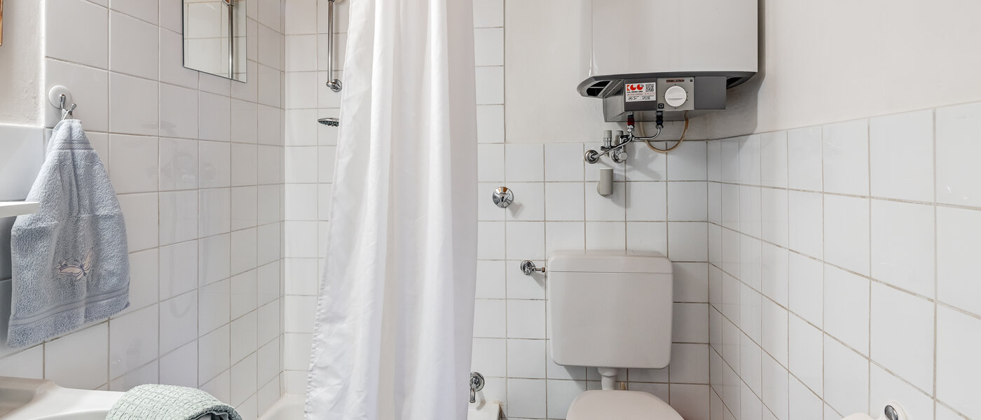 アティック・フラット（屋根裏） München Solln 02 浴室 5327