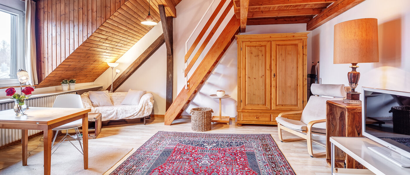 アティック・フラット（屋根裏） München Solln 02 リビングエリア 5327