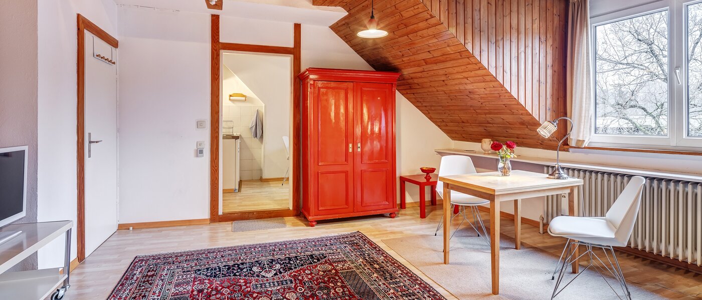 アティック・フラット（屋根裏） München Solln 04 リビングエリア 5327