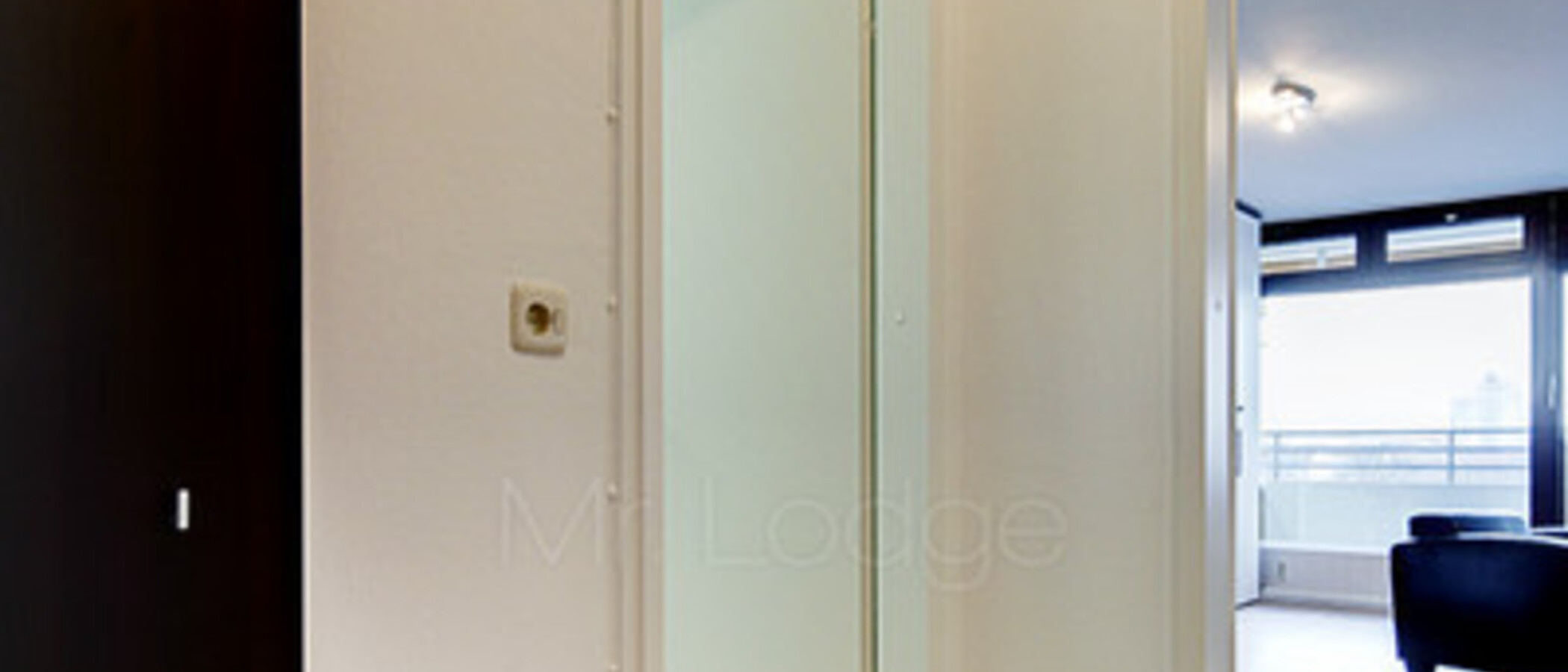 マンション München Schwabing (rechts der Leopoldstraße) 01 玄関入り口 5388