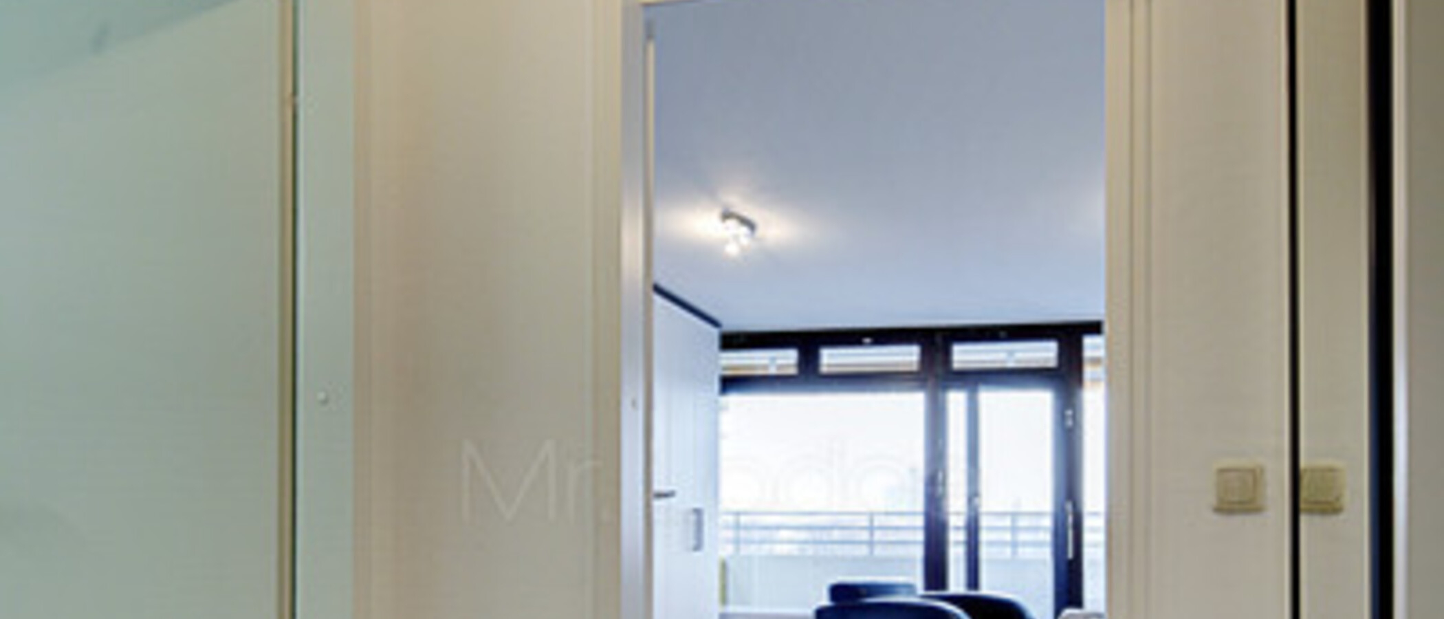 マンション München Schwabing (rechts der Leopoldstraße) 02 玄関入り口 5388