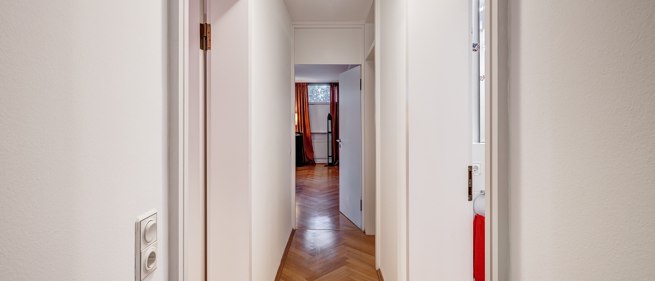 一戸建て München Obermenzing 09 玄関入り口 5436