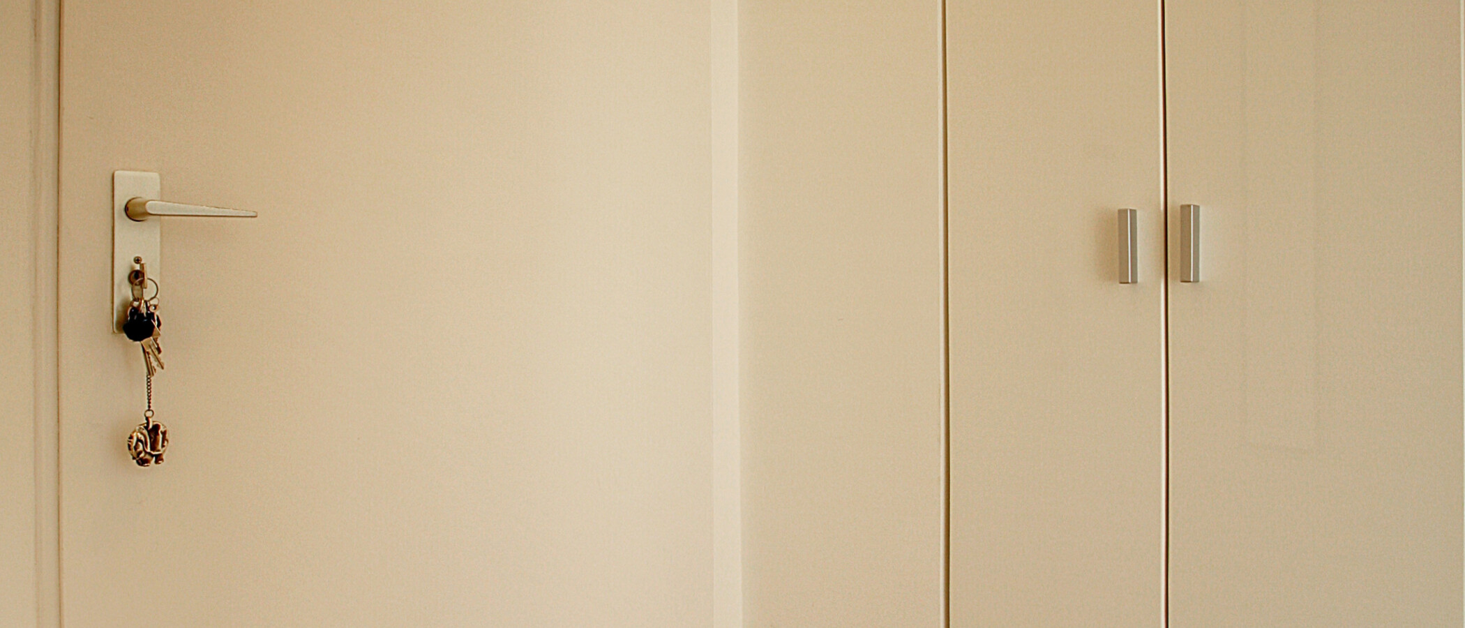 アパルトマン München Schwabing 02 玄関入り口 5442