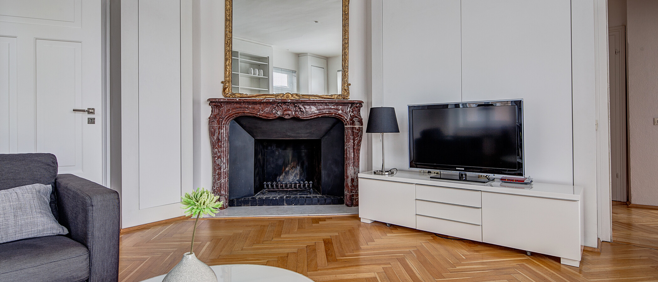 マンション München Schwabing (links der Leopoldstraße) 04 リビングルーム 556