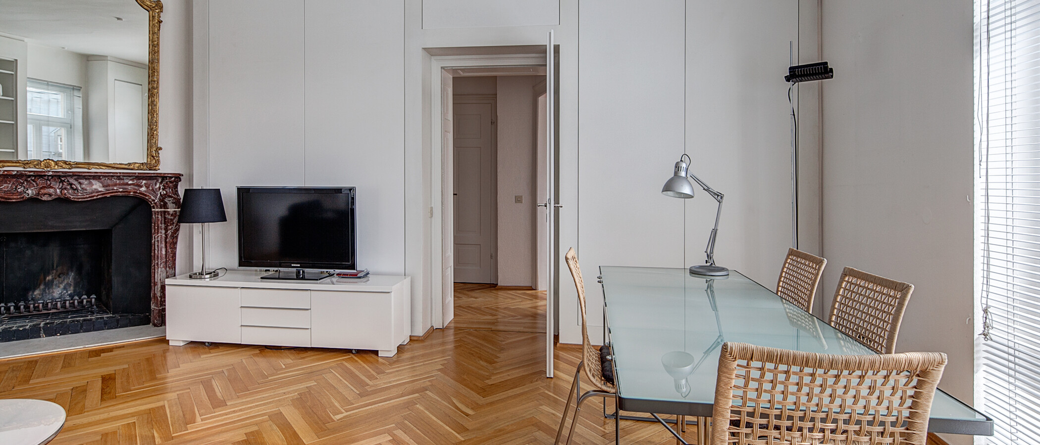 マンション München Schwabing (links der Leopoldstraße) 05 リビングルーム 556