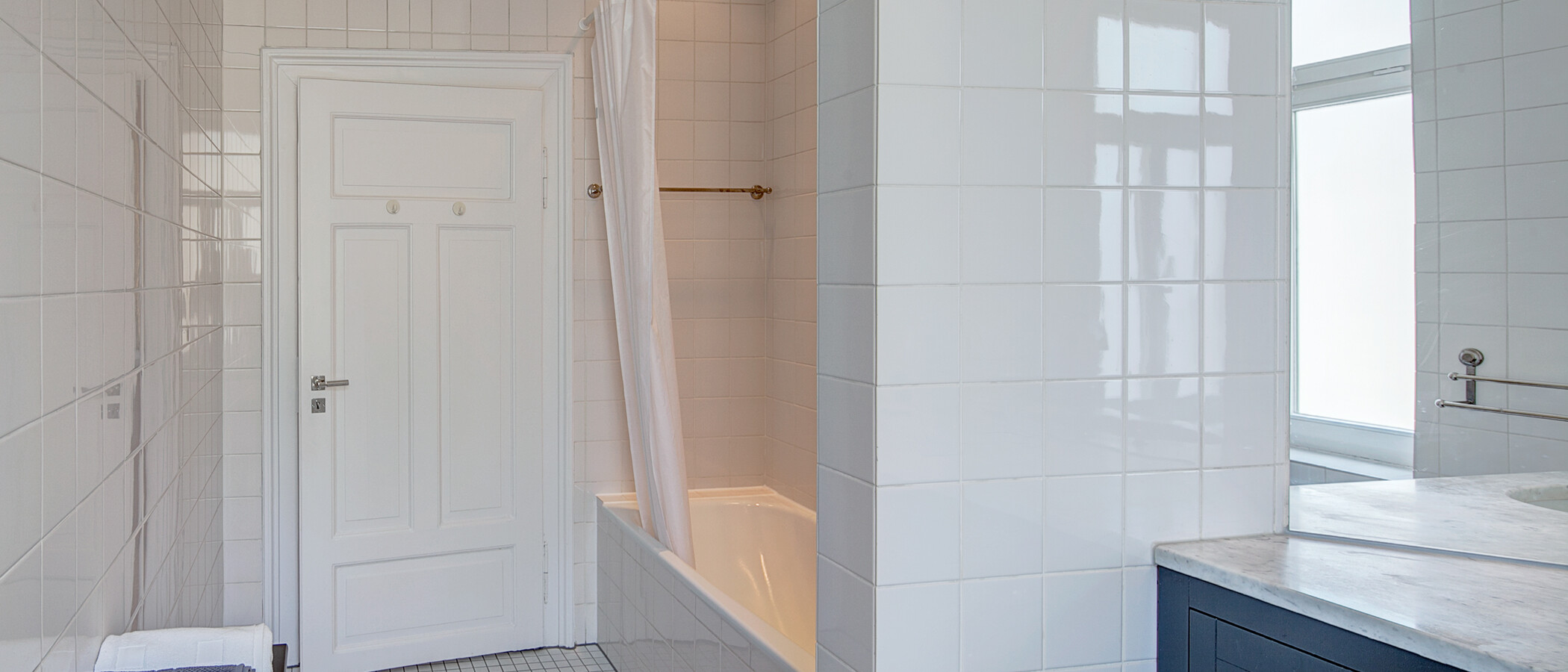 マンション München Schwabing (links der Leopoldstraße) 01 浴室 556