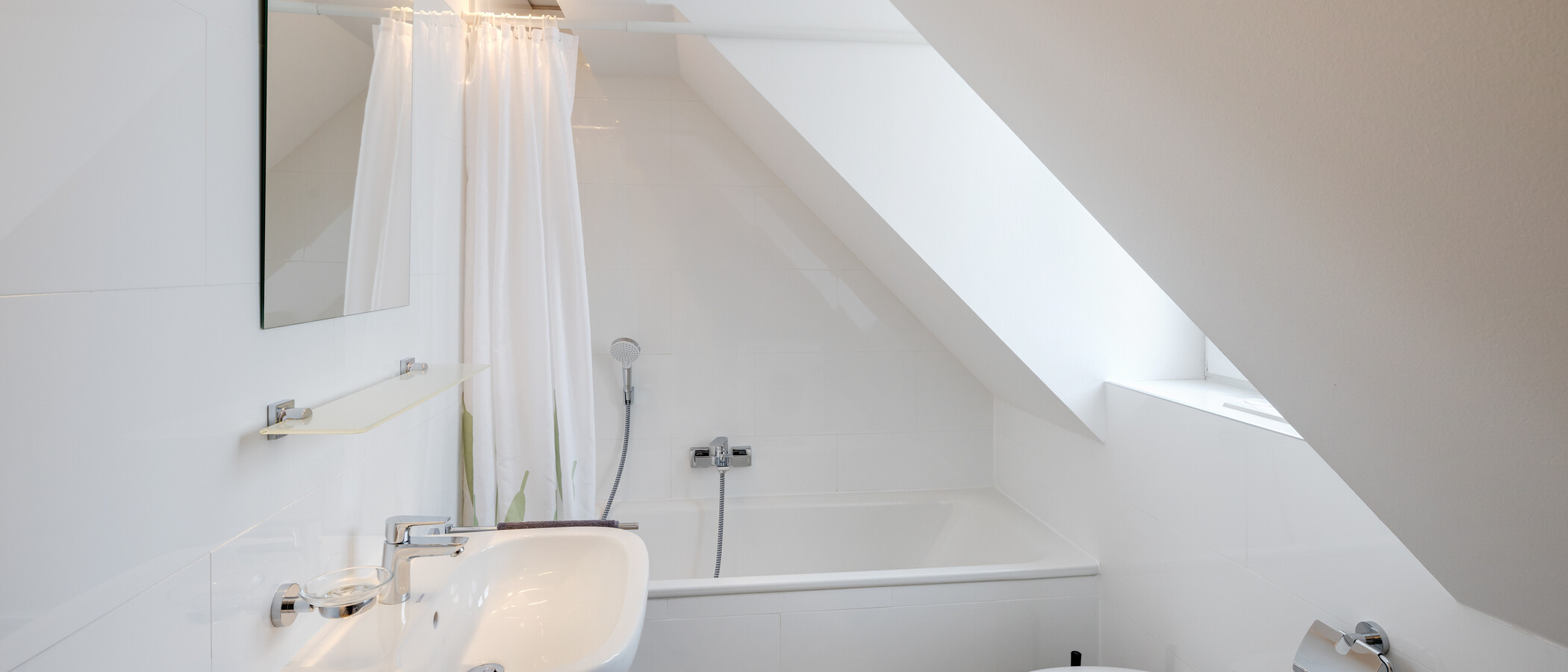 アティック・フラット（屋根裏） München Schwabing 01 浴室 5576