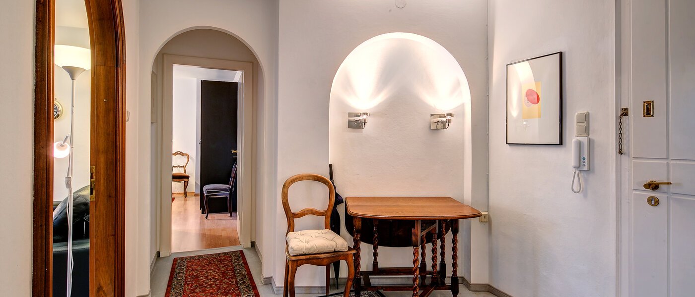 マンション München Maxvorstadt - Universitätsviertel 01 玄関入り口 5607