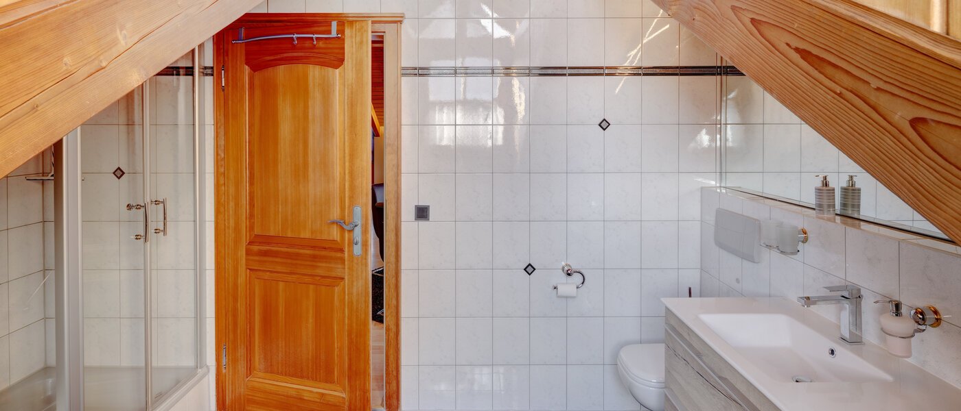 アティック・フラット（屋根裏） München Am Hart 02 浴室 5630