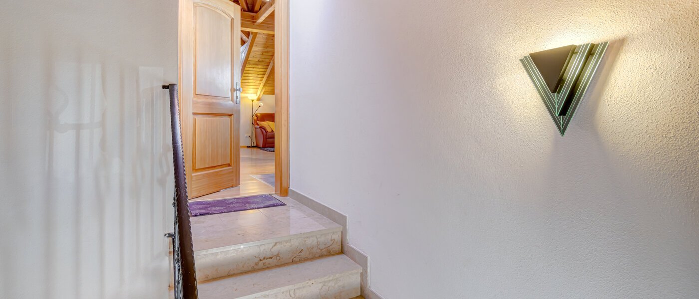 アティック・フラット（屋根裏） München Am Hart 01 玄関入り口 5630