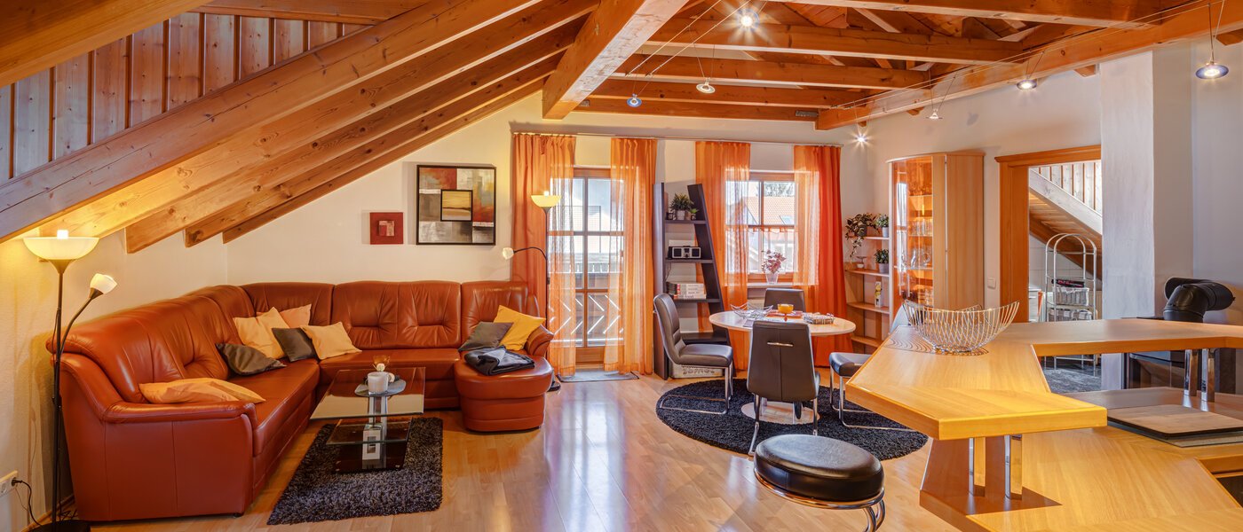 アティック・フラット（屋根裏） München Am Hart 01 リビングエリア 5630