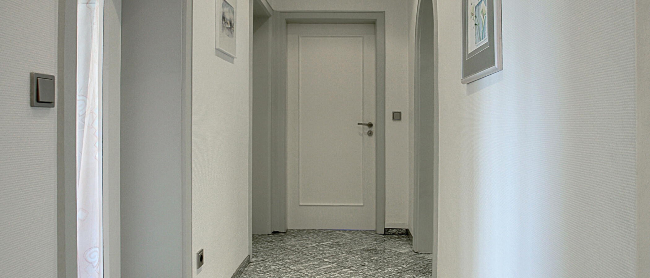 庭付き住宅 Baierbrunn 01 玄関入り口 5633