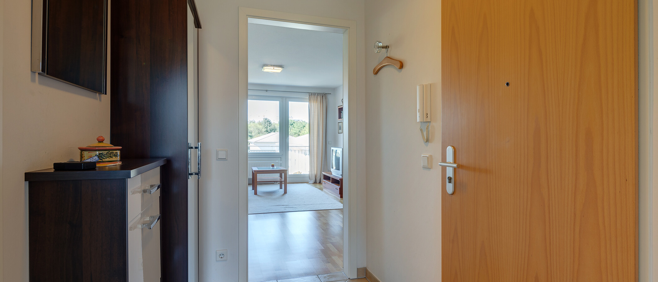 マンション Unterhaching 01 玄関入り口 5656