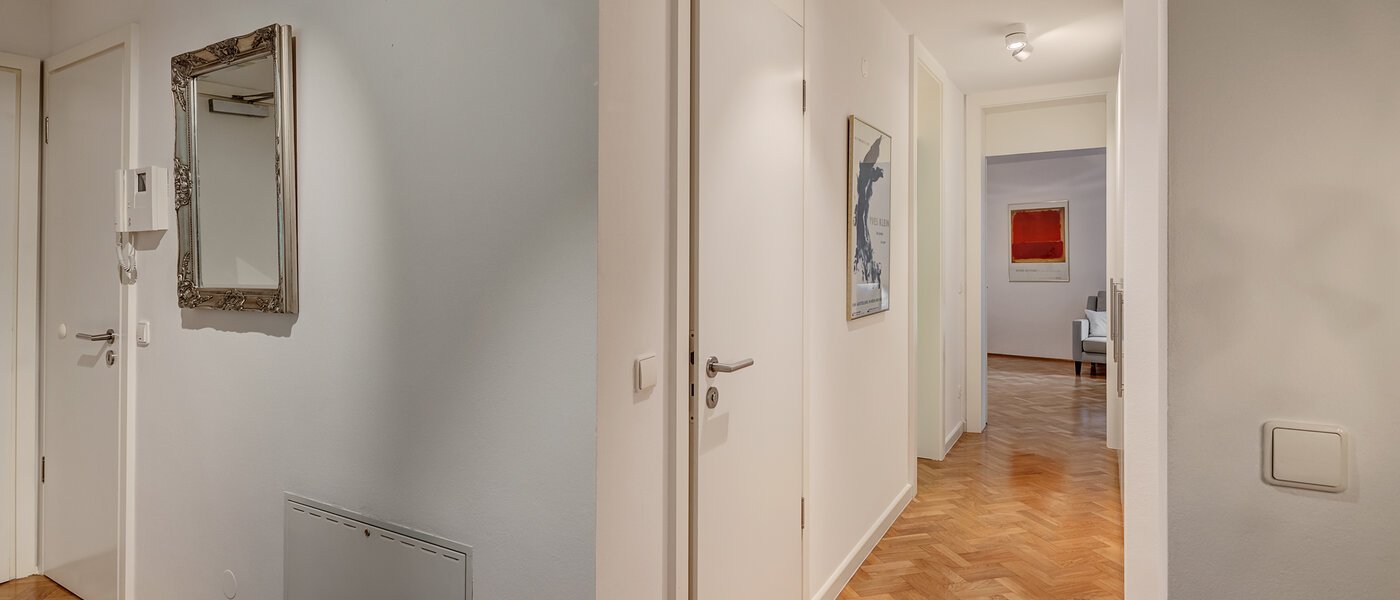 マンション München Bogenhausen 04 玄関入り口 5866