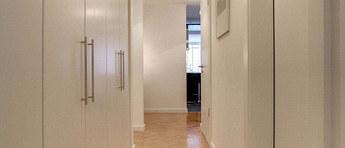 マンション München Bogenhausen 05 玄関入り口 5866