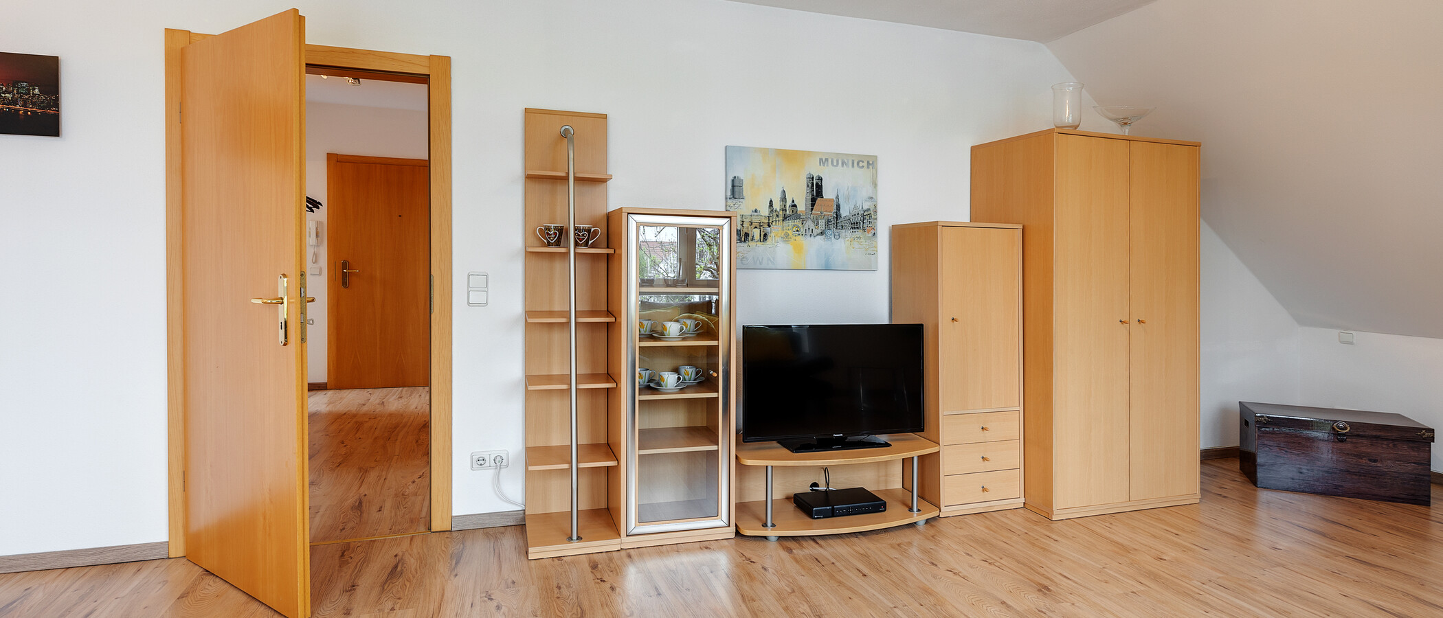 アティック・フラット（屋根裏） München Waldtrudering 04 リビングエリア 6182