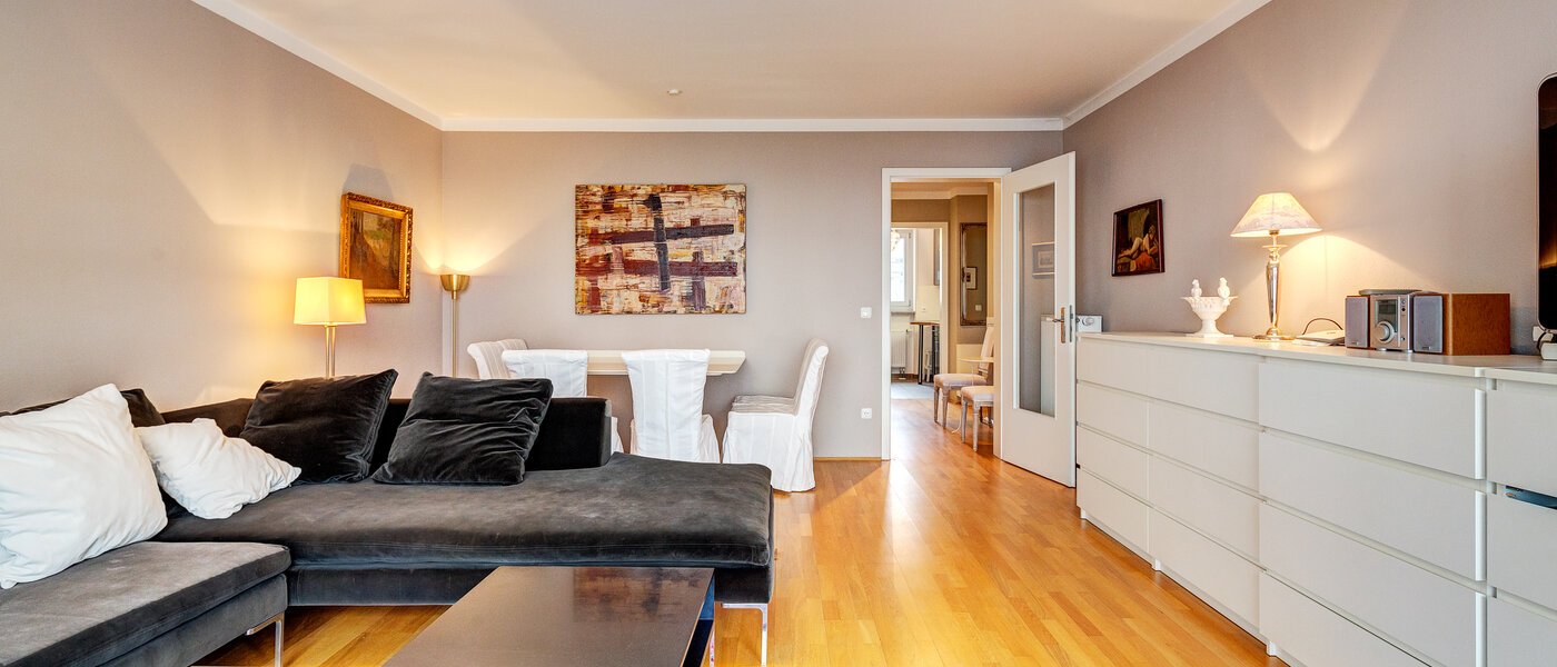 マンション München Bogenhausen 04 リビングルーム 6185