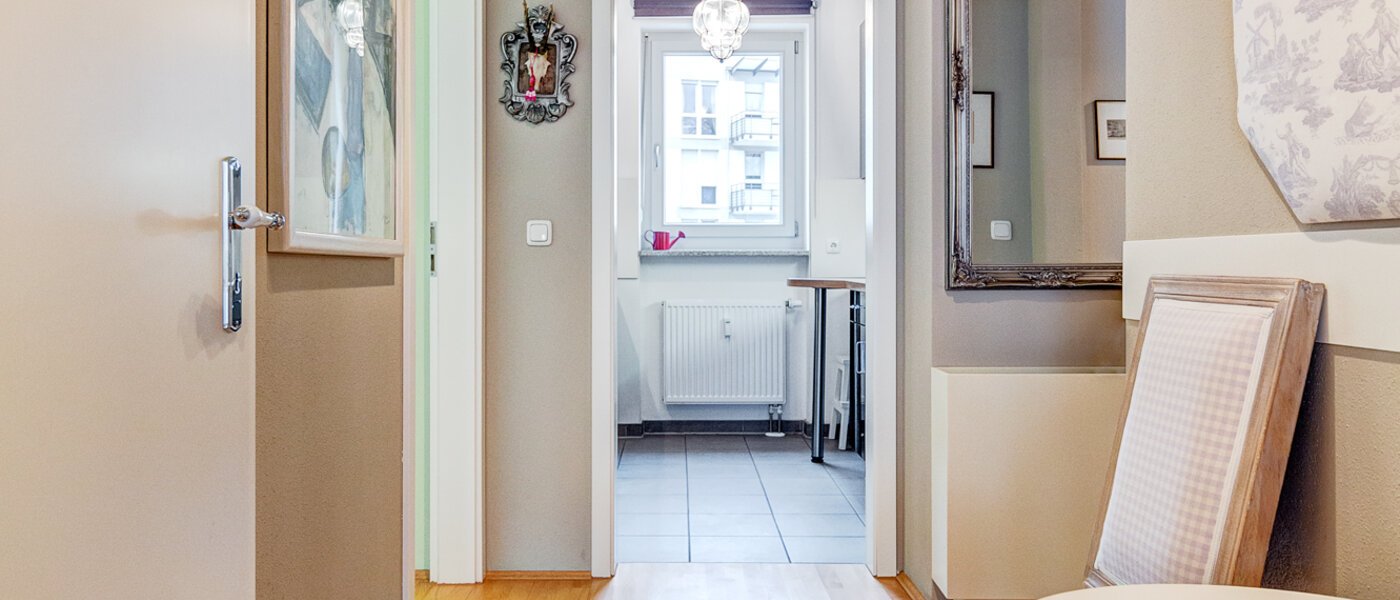 マンション München Bogenhausen 02 玄関入り口 6185