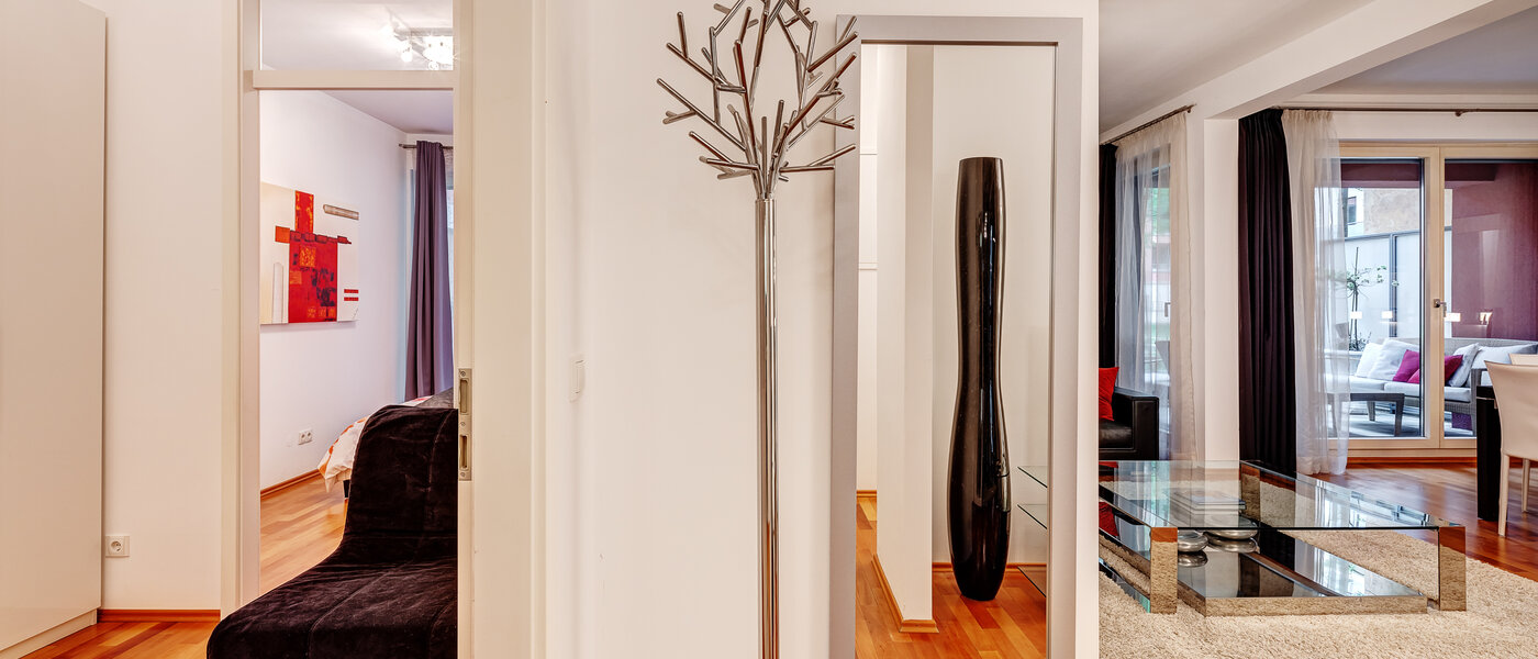 マンション München Schwabing-Nord (zw. Leopoldstraße & Englischen Garten) 03 玄関入り口 6300