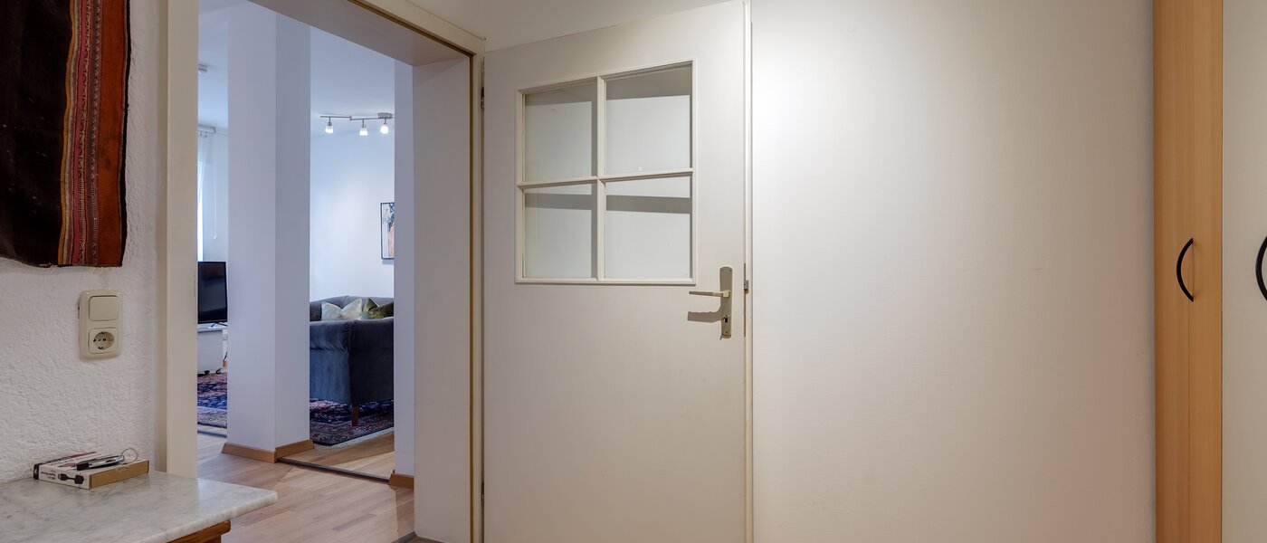 マンション Fahrenzhausen 02 玄関入り口 6417