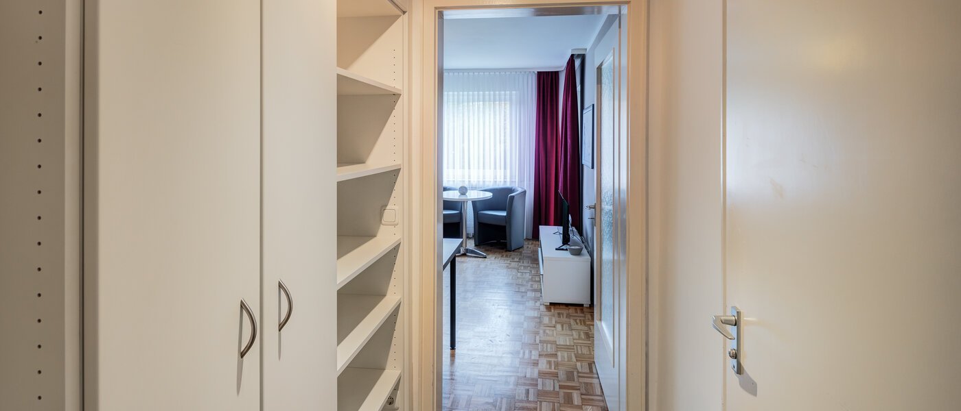 マンション Planegg 01 玄関入り口 6451