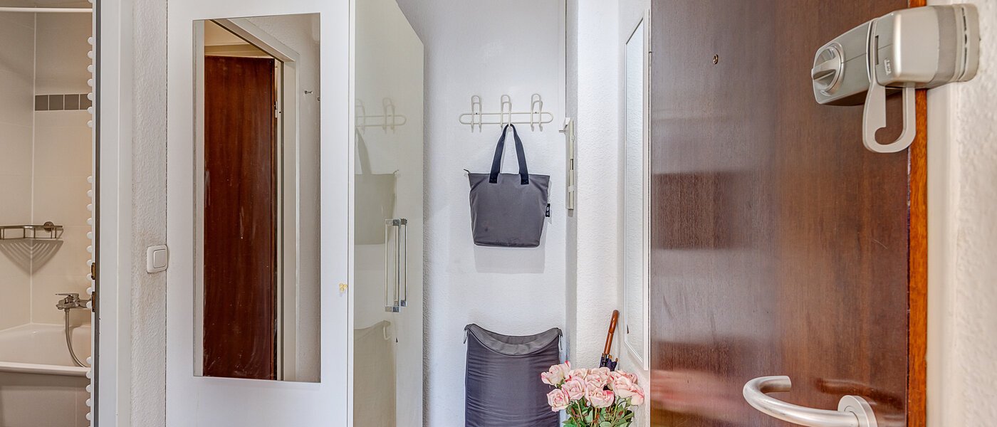 マンション München Maxvorstadt - Universitätsviertel 02 玄関入り口 6485