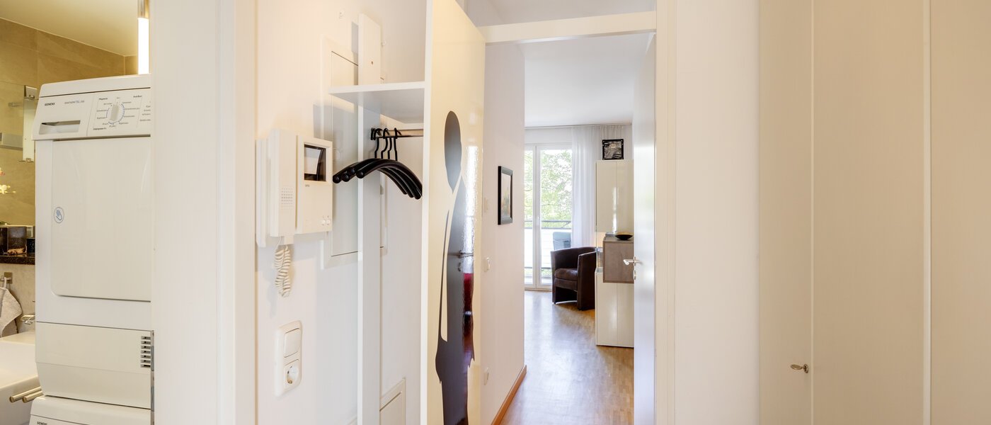 マンション München Maxvorstadt 02 玄関入り口 6524