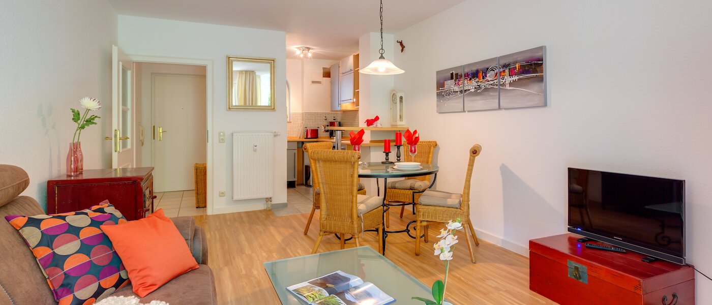 庭付き住宅 München Neuhausen 04 リビングルーム 6555