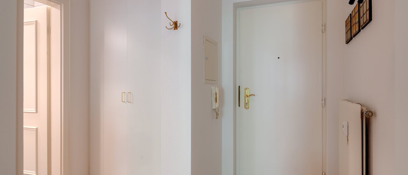 庭付き住宅 München Neuhausen 04 玄関入り口 6555