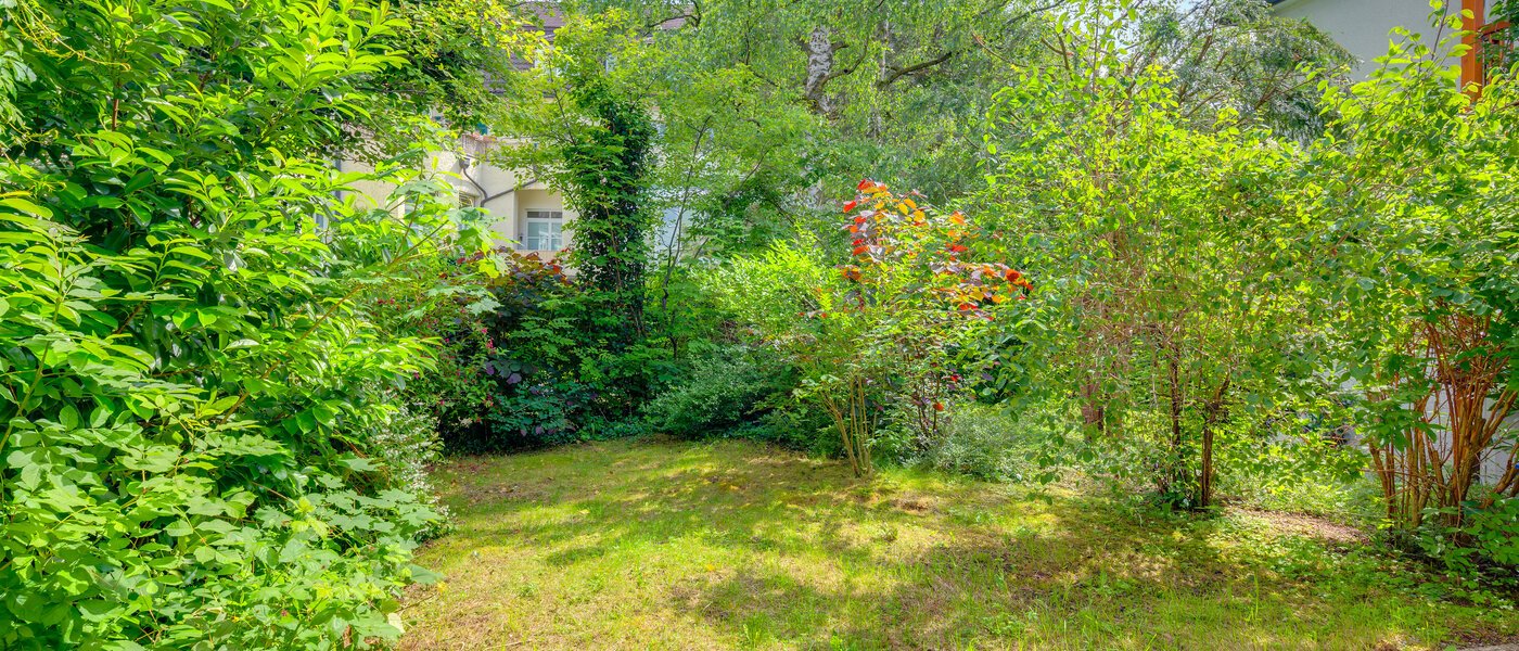 庭付き住宅 München Neuhausen 03 庭 6555