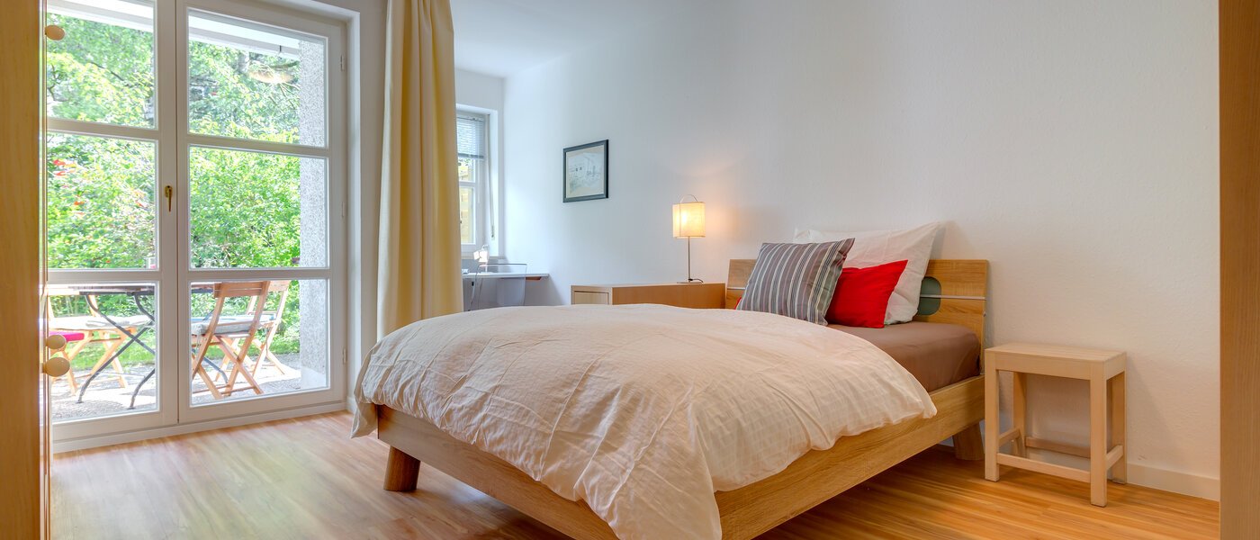 庭付き住宅 München Neuhausen 01 寝室 6555