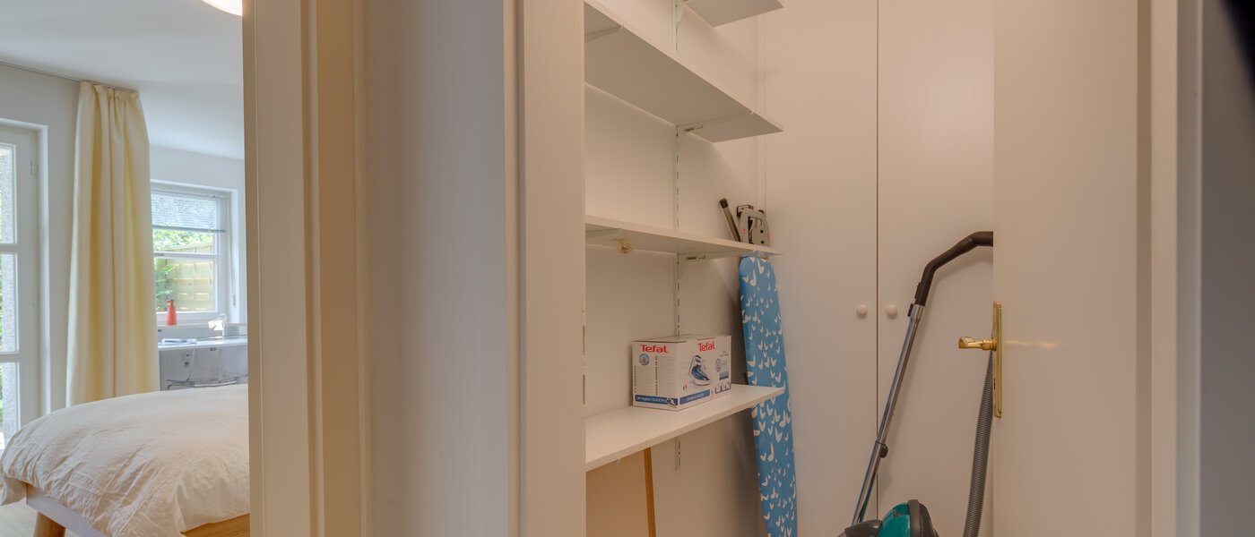 庭付き住宅 München Neuhausen 01 貯蔵室 6555